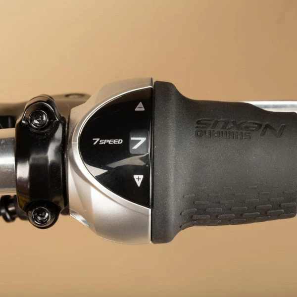 VELO DE VILLE ELOPS 900 CADRE BAS ALUMINIUM NOIR 9 VELO DE VILLE ELOPS 900 CADRE BAS ALUMINIUM NOIR – Image 9