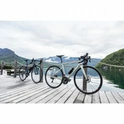 VÉLO ROUTE FEMME EDR CARBONE DISC SHIMANO 105 BEIGE -Velos Ville Boutique velo route femme edr carbone disc shimano 105 beige 9 1 600x600 1